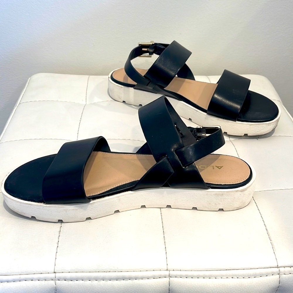 Aldo Black low platform sandal with buckle size 8.5